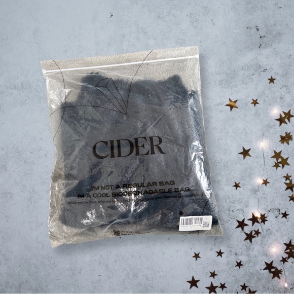 🆕NWT Shop Cider🍎 | Snowflake ❄️ Pattern Fluffy Sweater - Picture 9 of 9